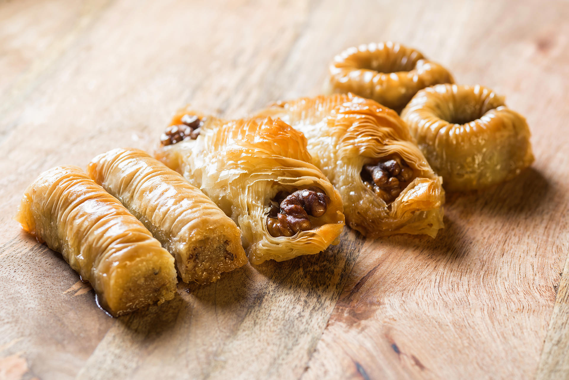 Pahlava-Assorti-s-greckim-orehom.